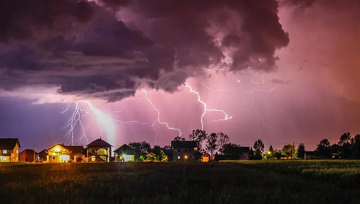 防雷器